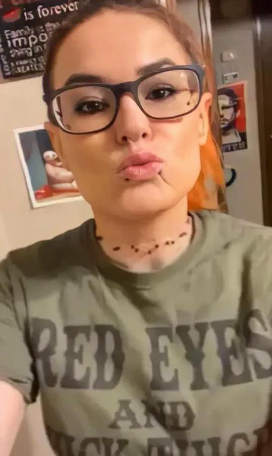 Sandy Tee