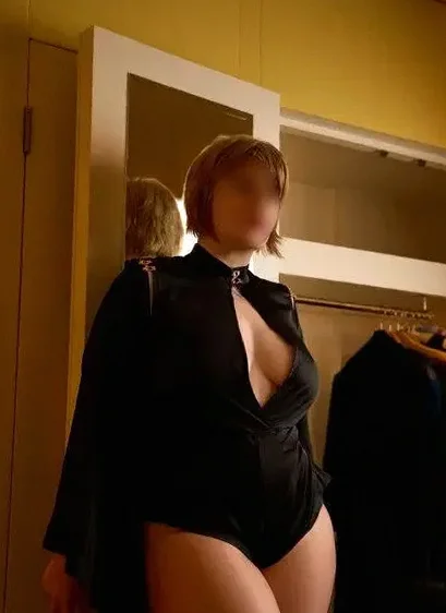 Cora Leigh