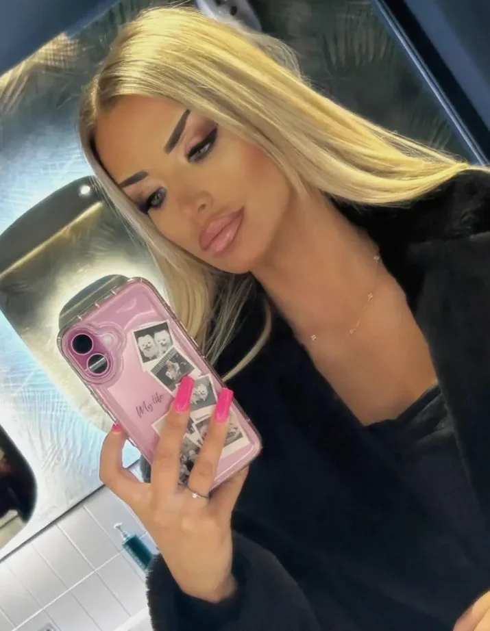 Charlottek