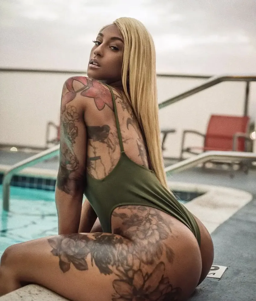 Theofficialmizztwerksum