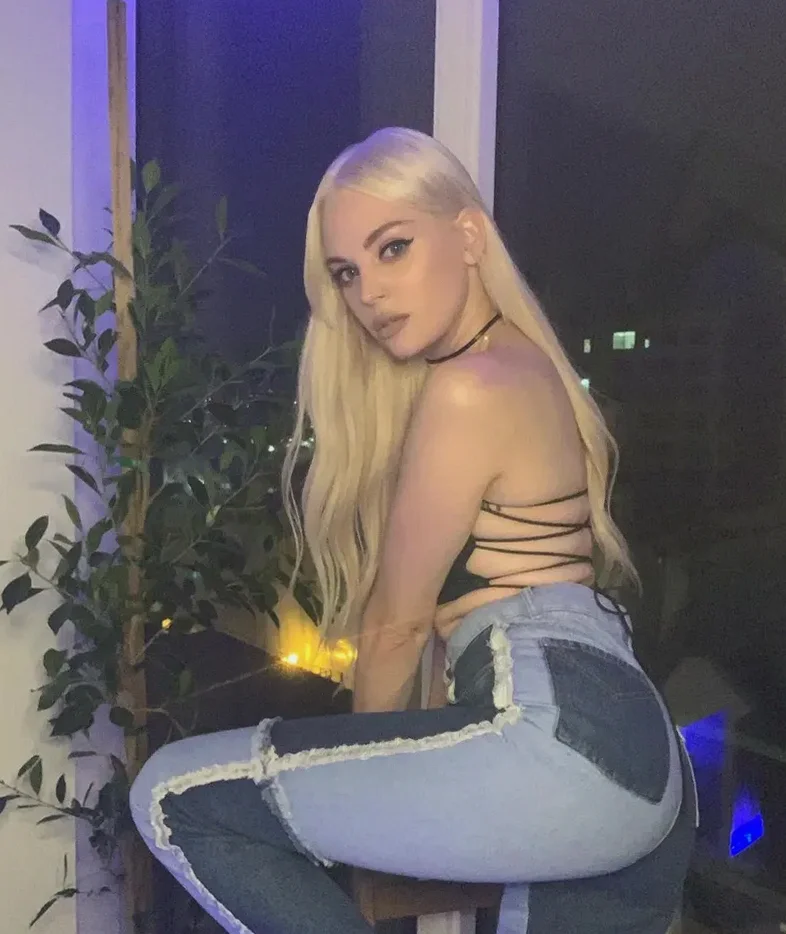 CourtneySmoke