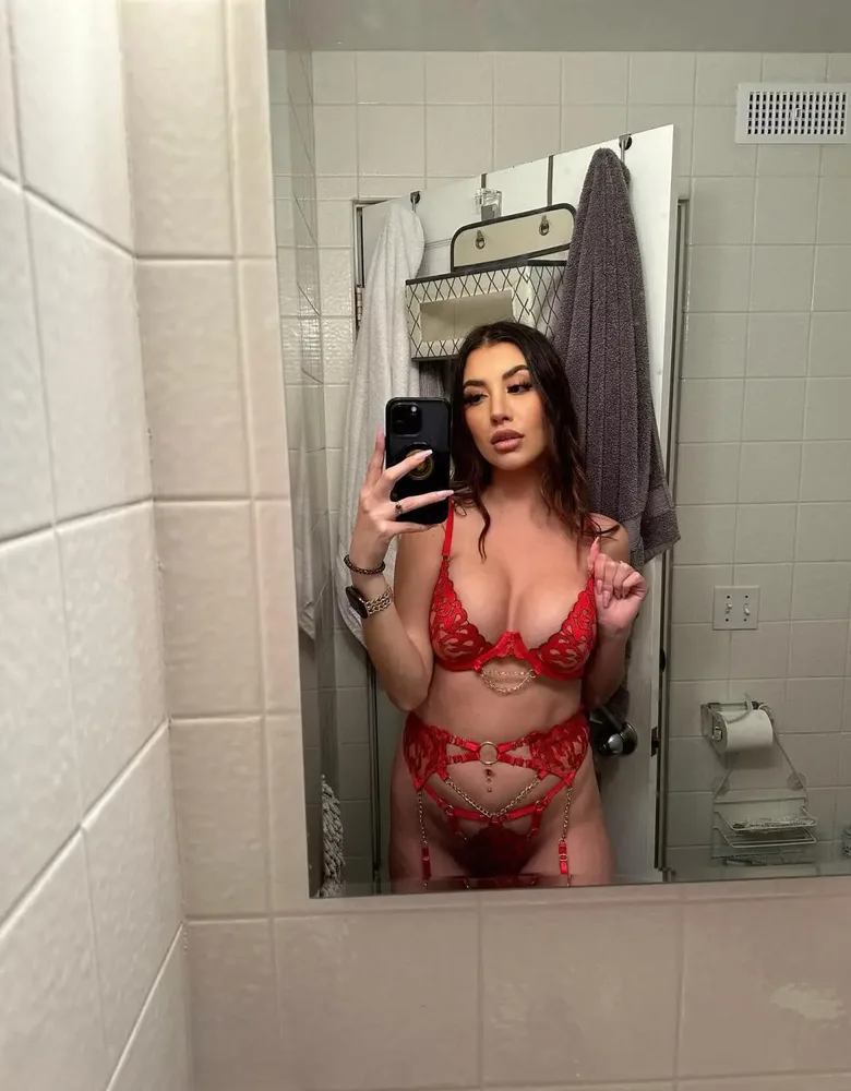 Mistress Alyssa