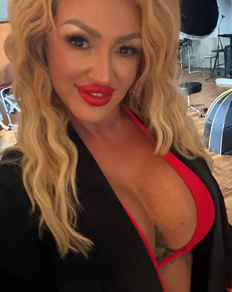 Nina Lakes