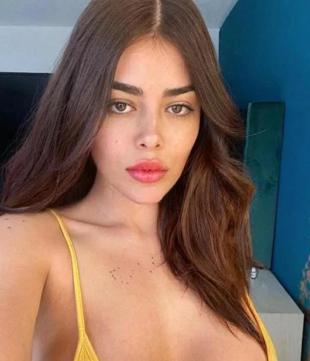 LEONA SEXY