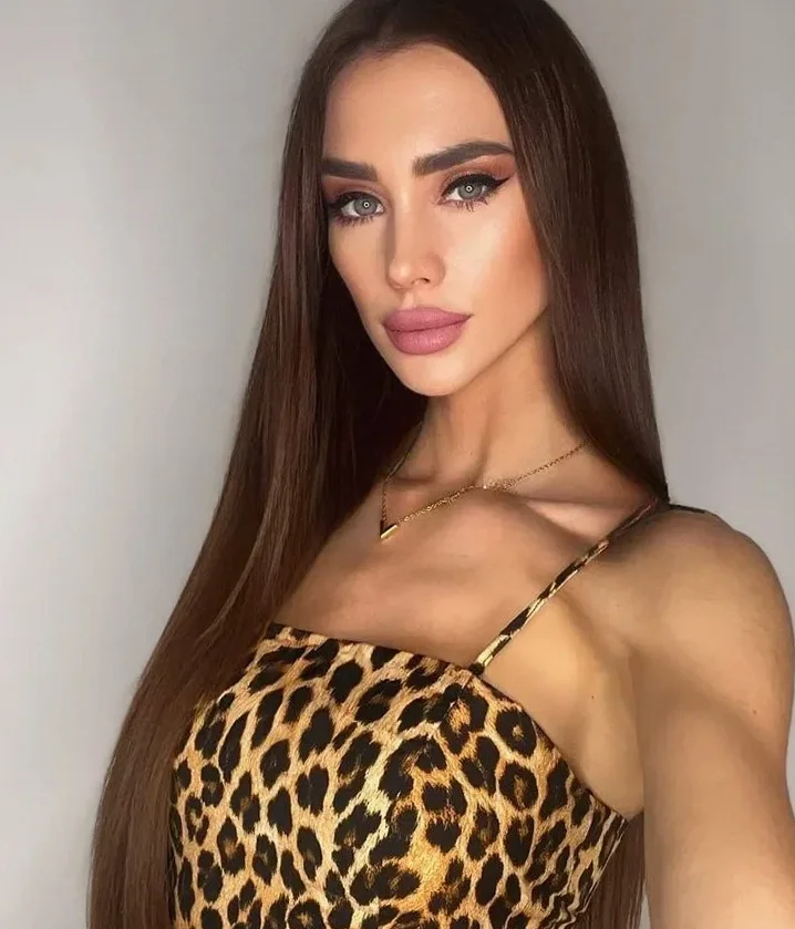 LINDA LUX