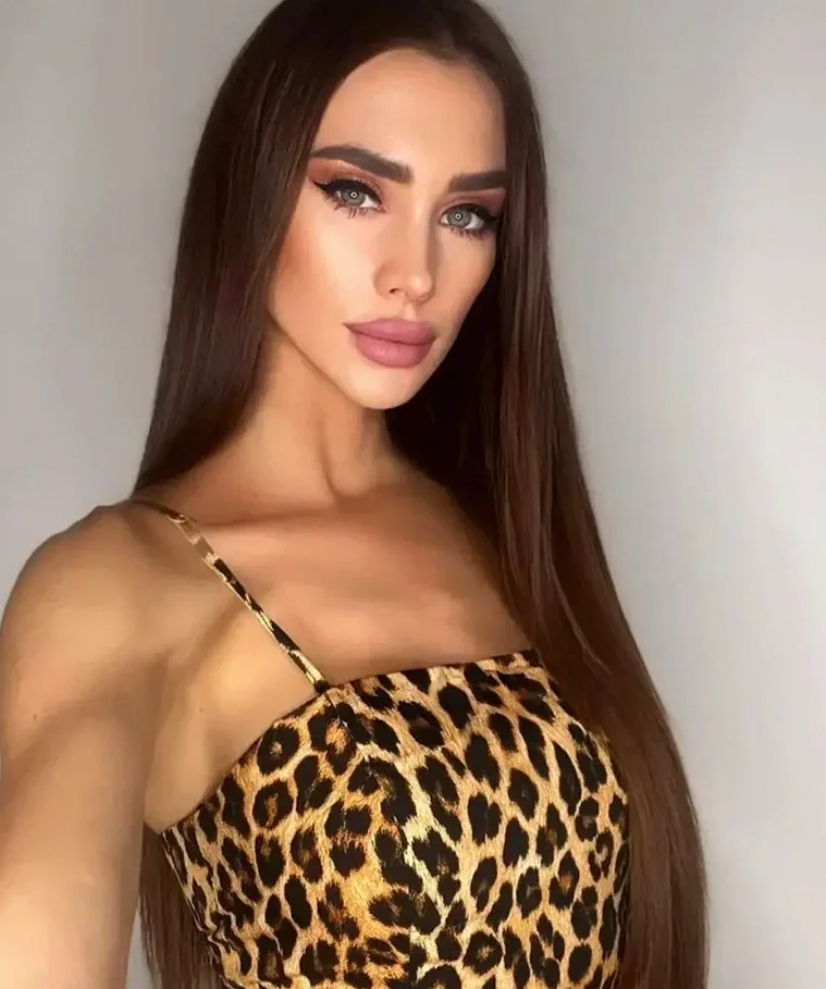 LINDA LUX